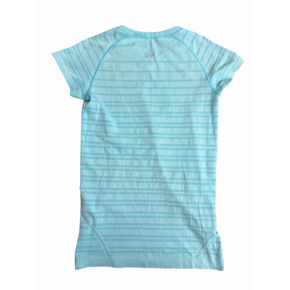 Lululemon Swiftly Size 8 Heathered Blue Short Sleeve Activewear Running OOO6-3